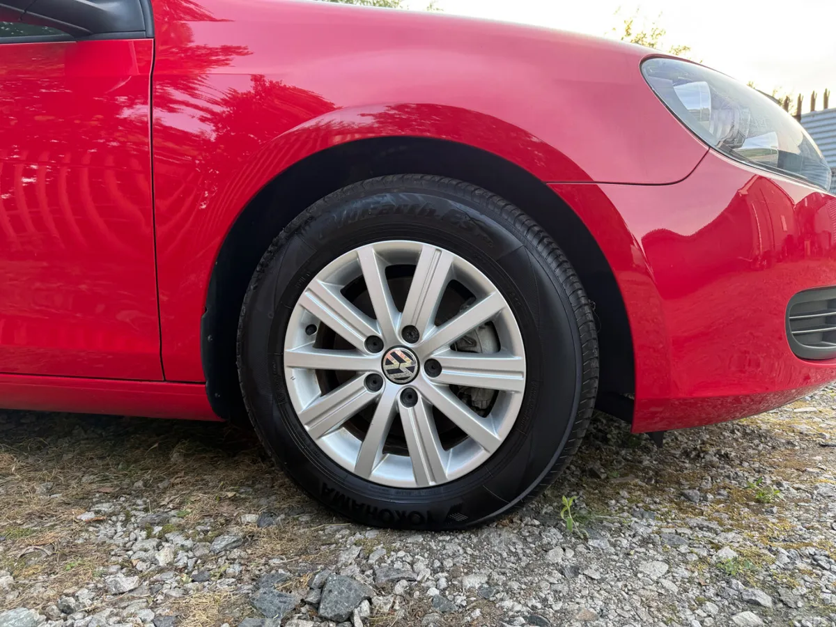 Volkswagen Golf Hatchback, Petrol, 2013, Red