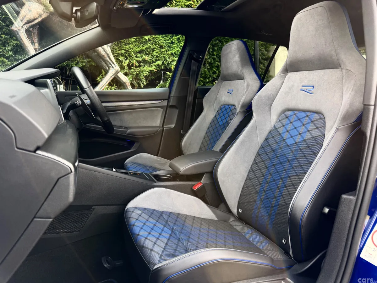 Volkswagen Golf Hatchback, Petrol, 2021, Blue