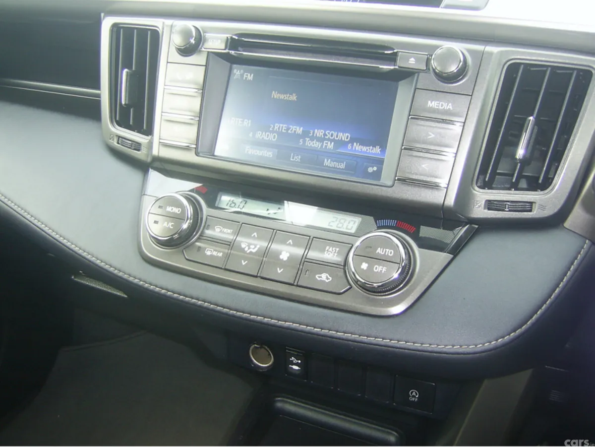 Toyota RAV4 MPV, Diesel, 2014, Silver