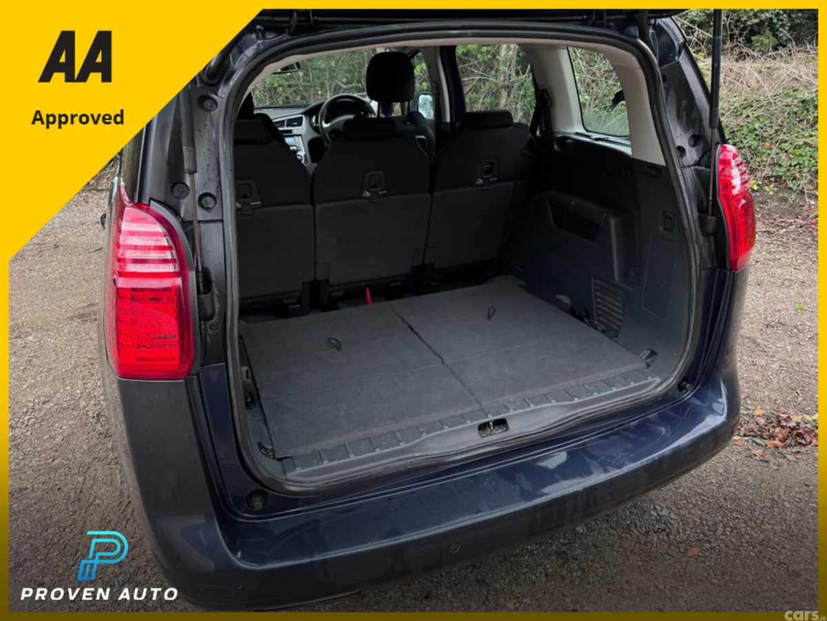 Peugeot 5008 MPV, Diesel, 2015, Blue