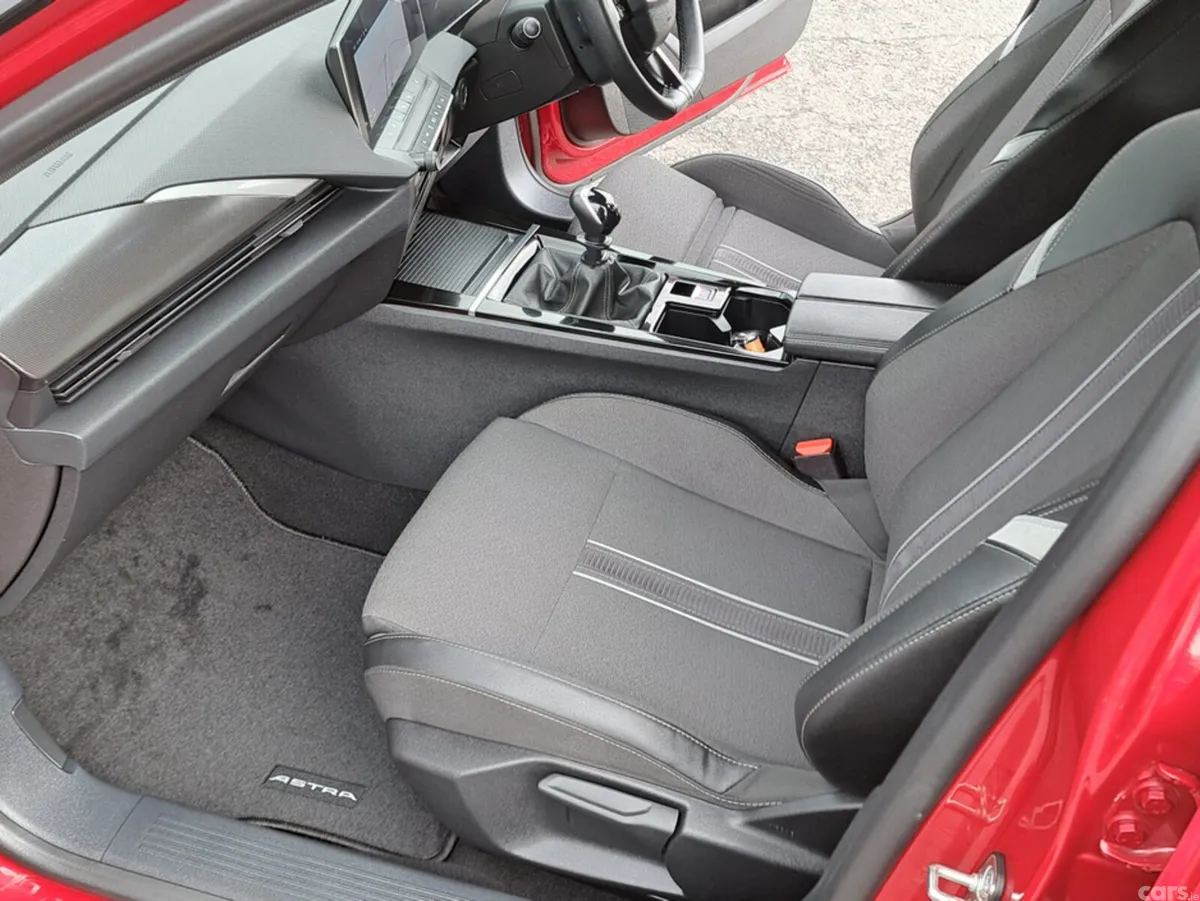 Opel Astra Hatchback, Petrol, 2024, Red