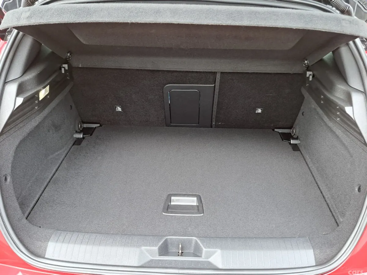 Opel Astra Hatchback, Petrol, 2024, Red