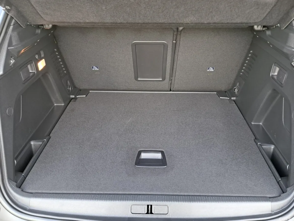 Peugeot 3008 SUV, Diesel, 2023, Grey