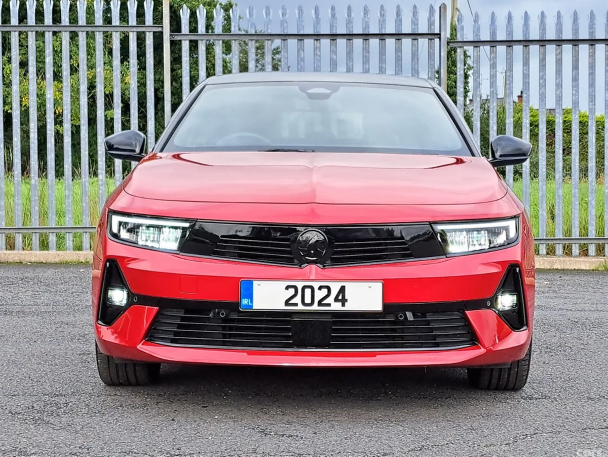 Opel Astra Hatchback, Petrol, 2024, Red