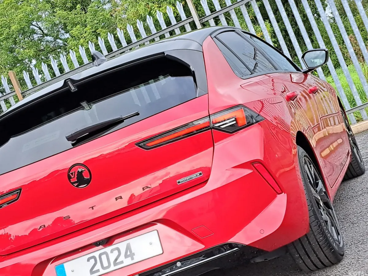 Opel Astra Hatchback, Petrol, 2024, Red