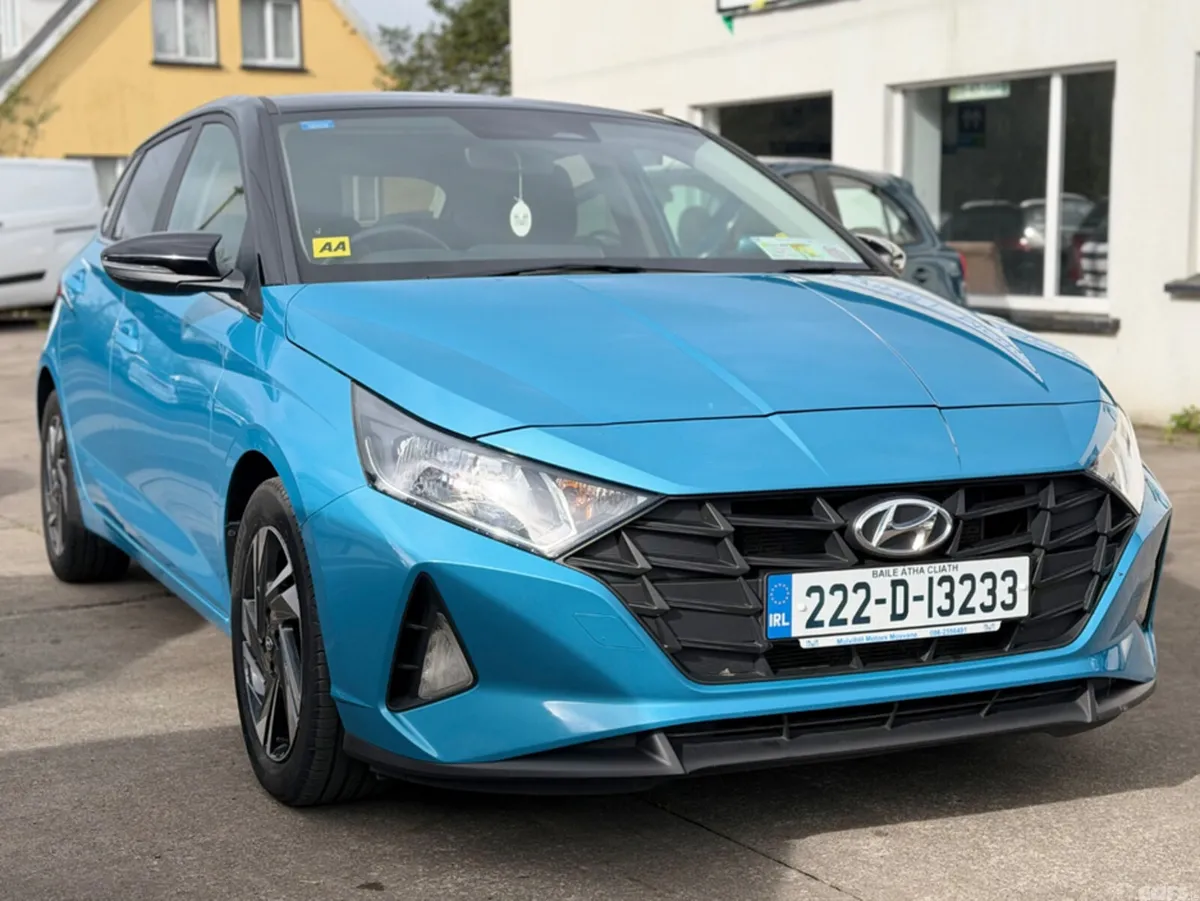 Hyundai i20 Hatchback, Petrol, 2022, Blue