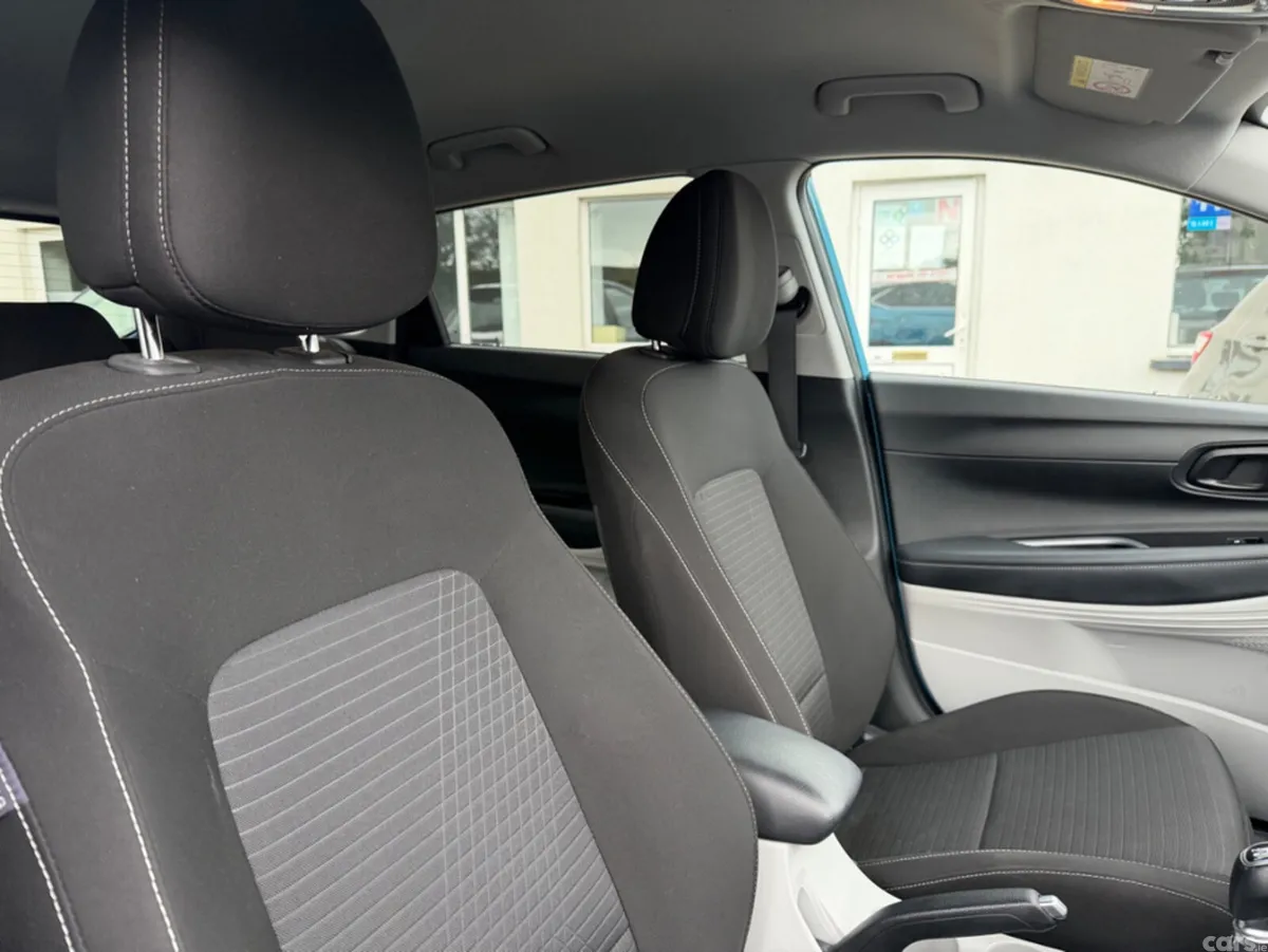 Hyundai i20 Hatchback, Petrol, 2022, Blue