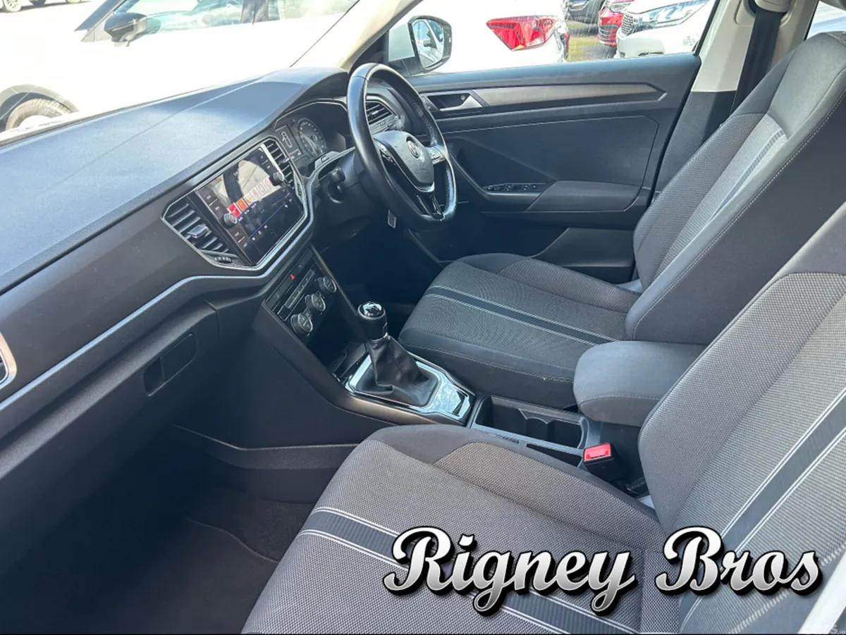 Volkswagen T-Roc Hatchback, Diesel, 2019, White
