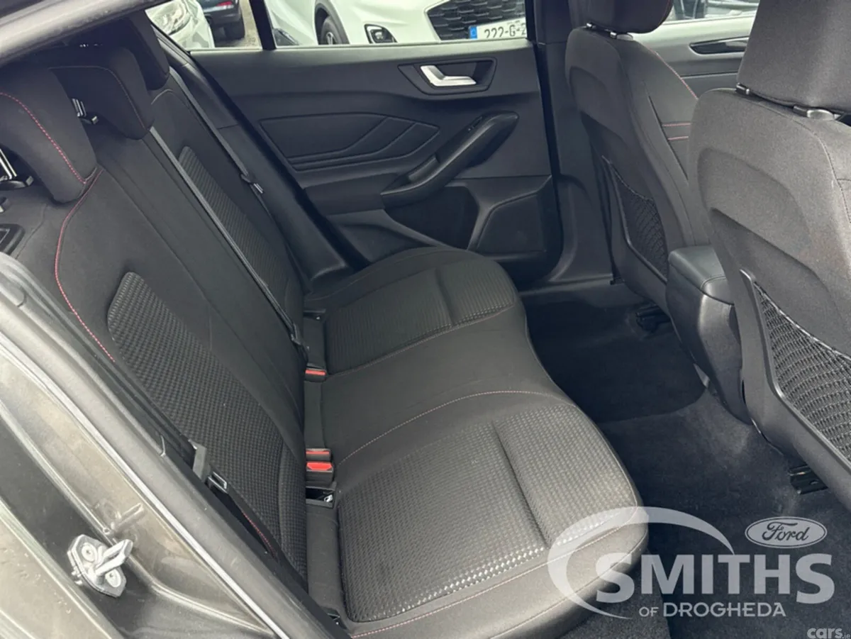 Ford Focus Hatchback, Petrol, 2024, Grey