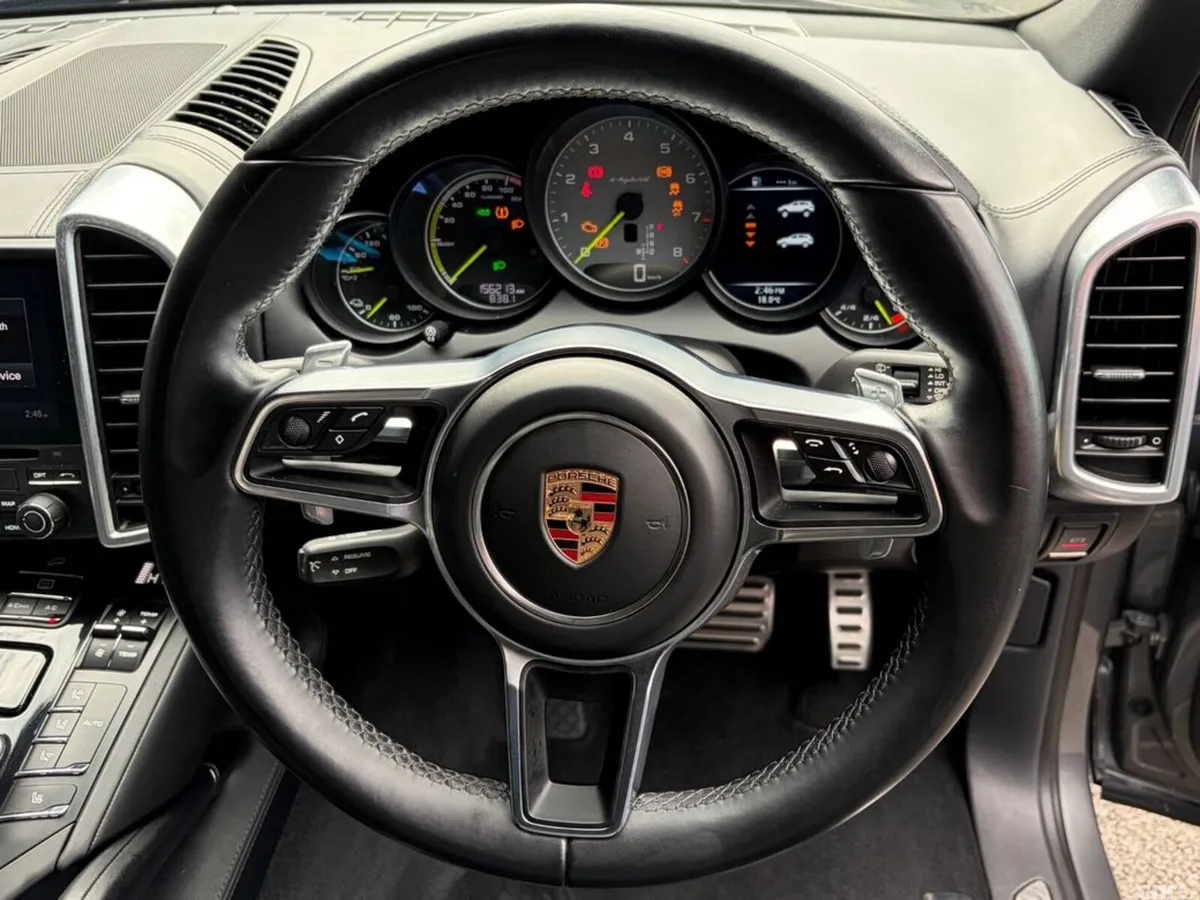 Porsche Cayenne SUV, Petrol Plug-in Hybrid, 2017, Grey