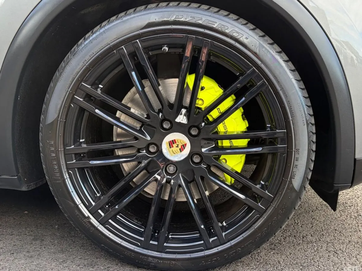 Porsche Cayenne SUV, Petrol Plug-in Hybrid, 2017, Grey