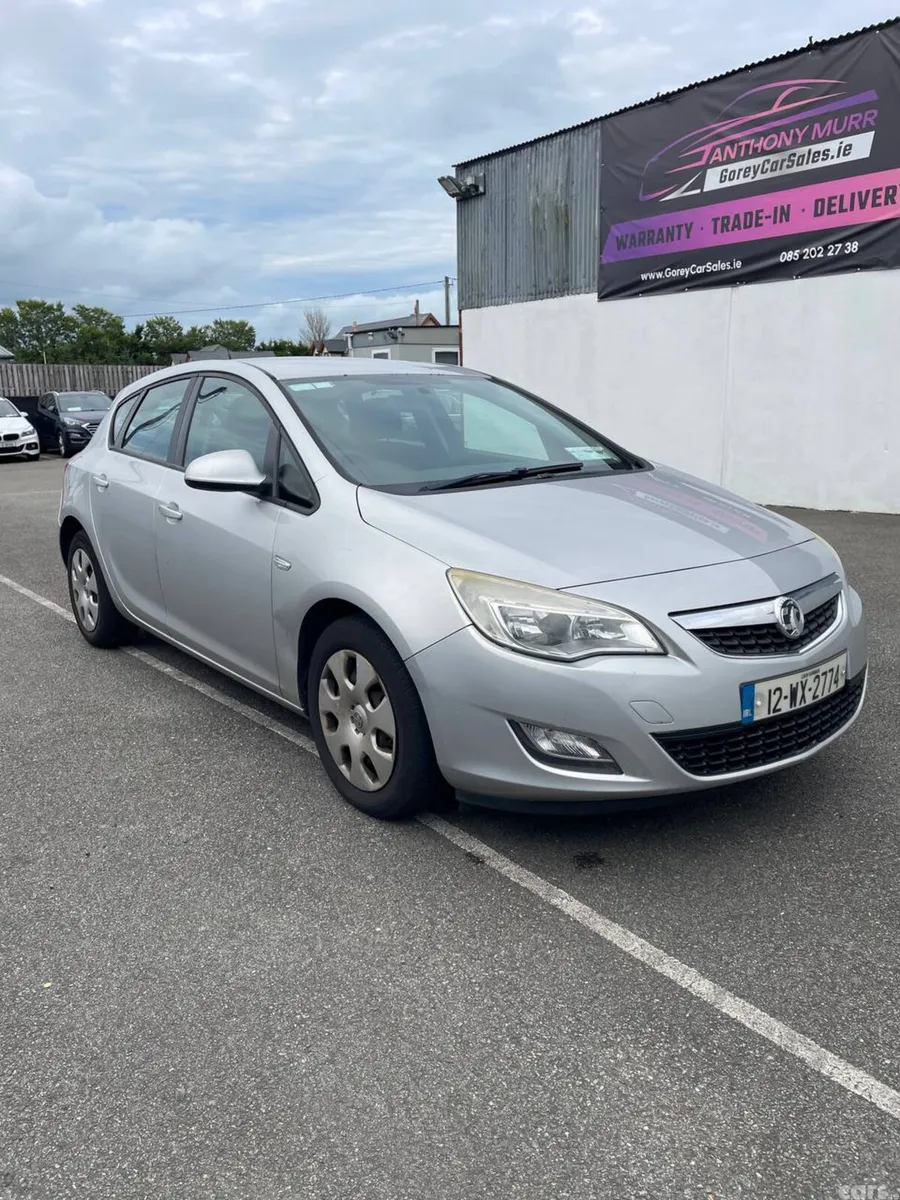 Vauxhall Astra Hatchback, Diesel, 2012, Silver