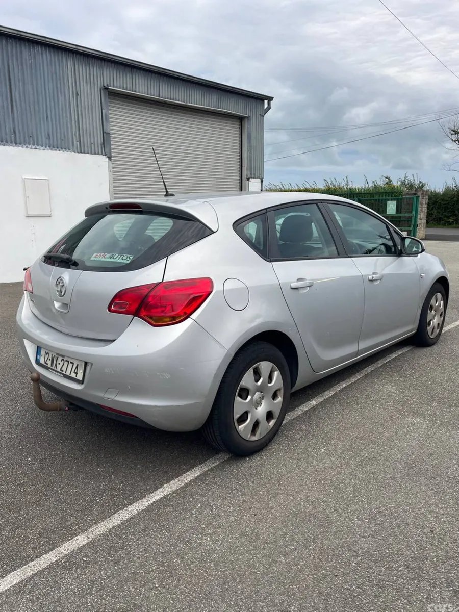 Vauxhall Astra Hatchback, Diesel, 2012, Silver