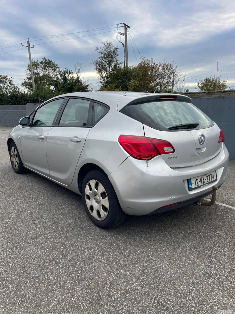 Vauxhall Astra Hatchback, Diesel, 2012, Silver