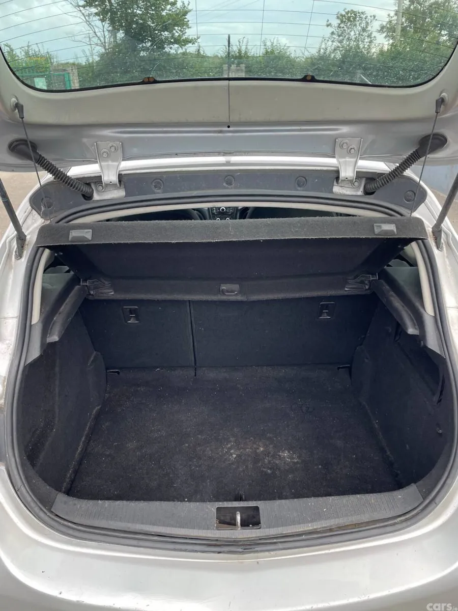 Vauxhall Astra Hatchback, Diesel, 2012, Silver
