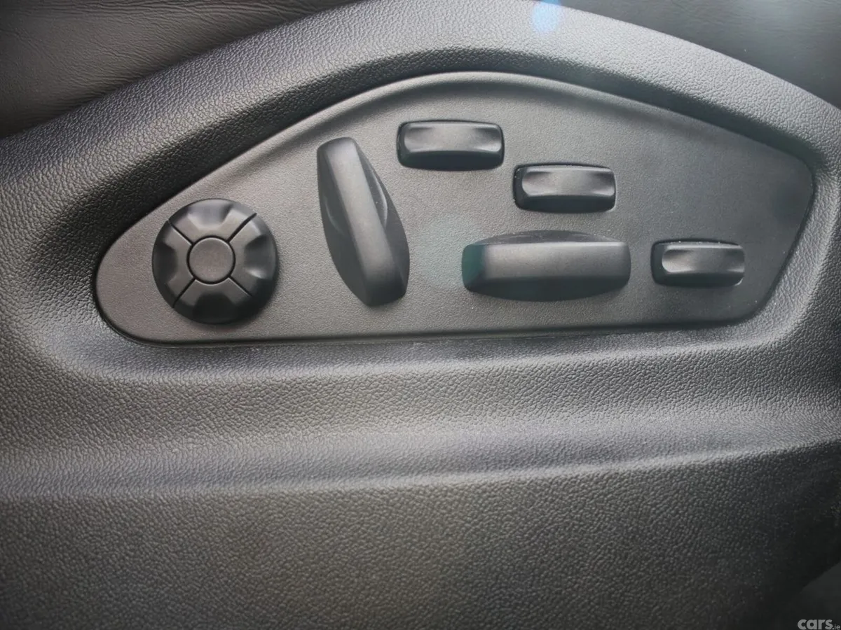 Porsche Cayenne SUV, Petrol Plug-in Hybrid, 2024, Red