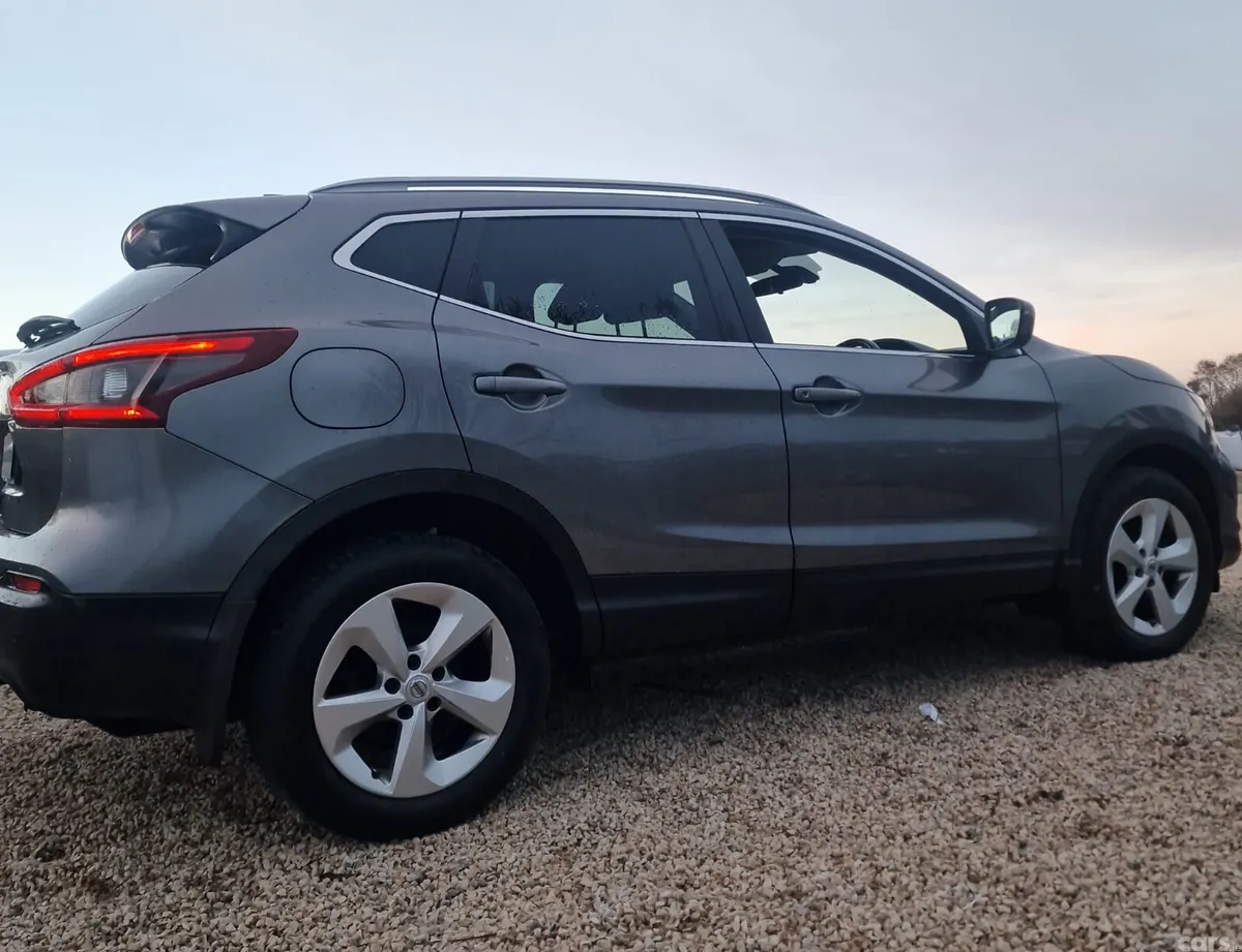 Nissan Qashqai MPV, Diesel, 2019, Grey