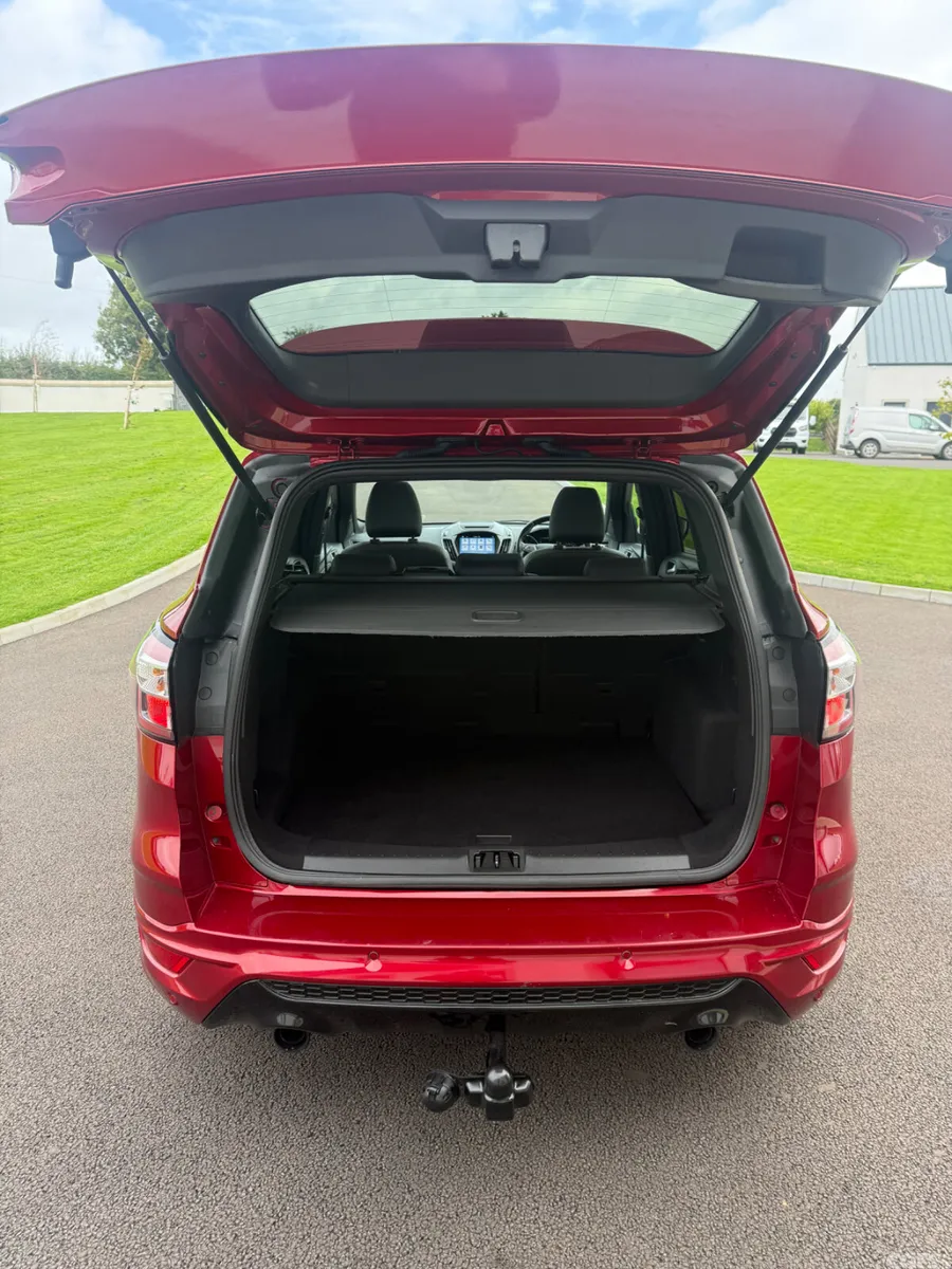 Ford Kuga SUV, Diesel, 2019, Red