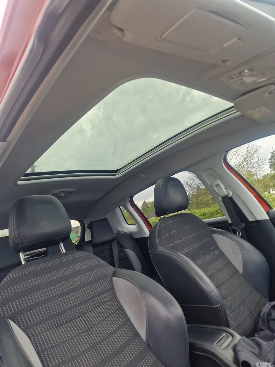 Peugeot 2008 SUV, Petrol, 2016, Red