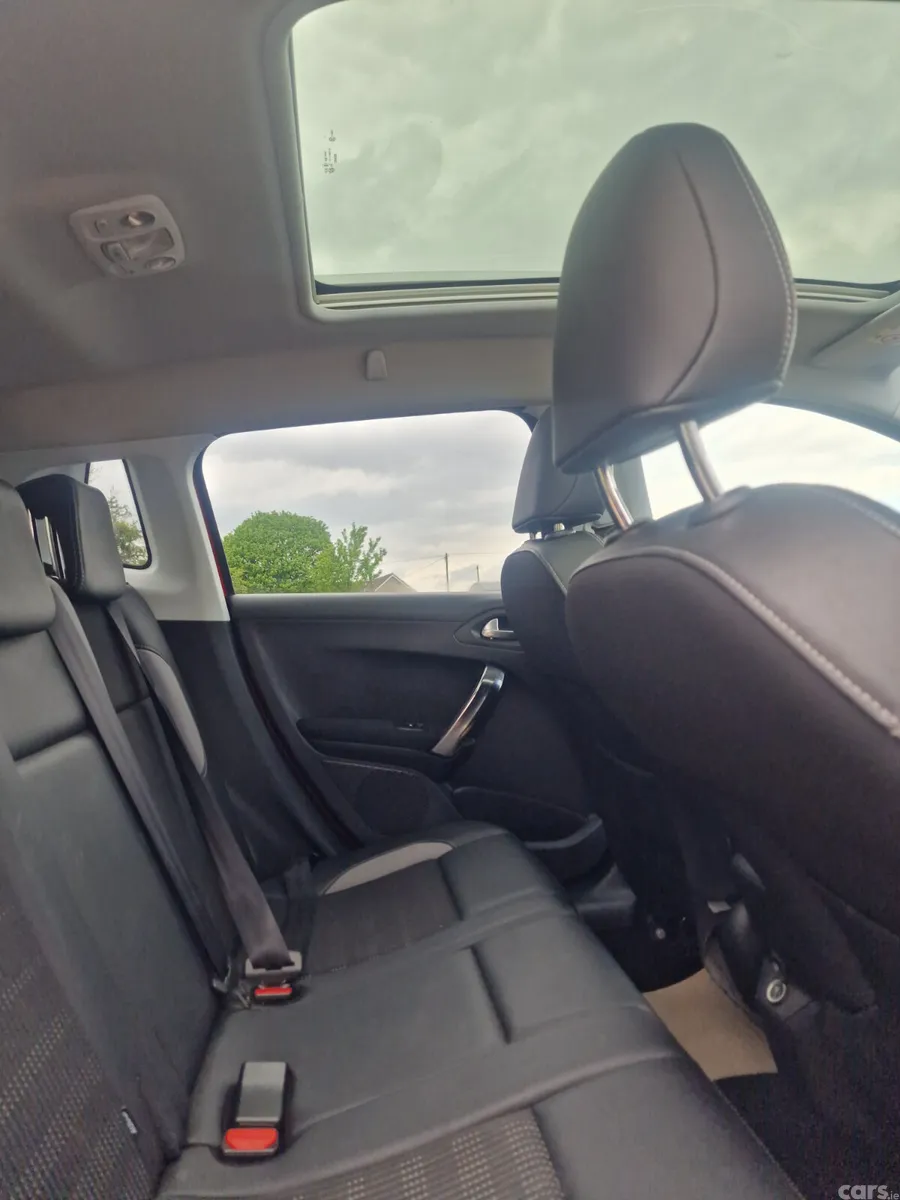 Peugeot 2008 SUV, Petrol, 2016, Red