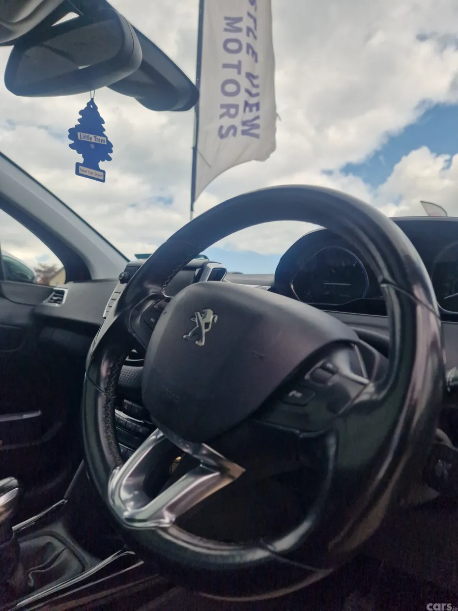 Peugeot 2008 SUV, Petrol, 2016, Red