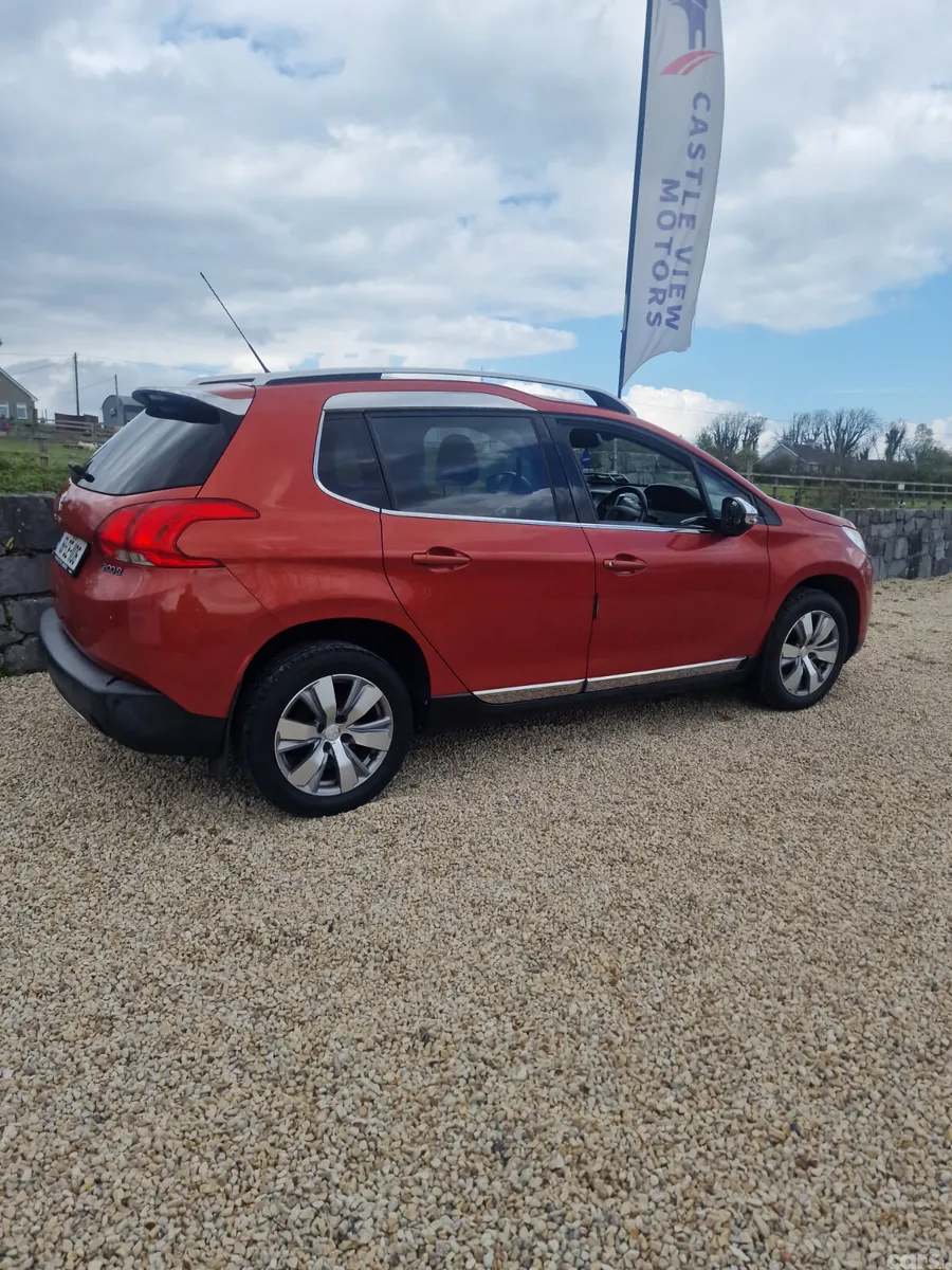 Peugeot 2008 SUV, Petrol, 2016, Red
