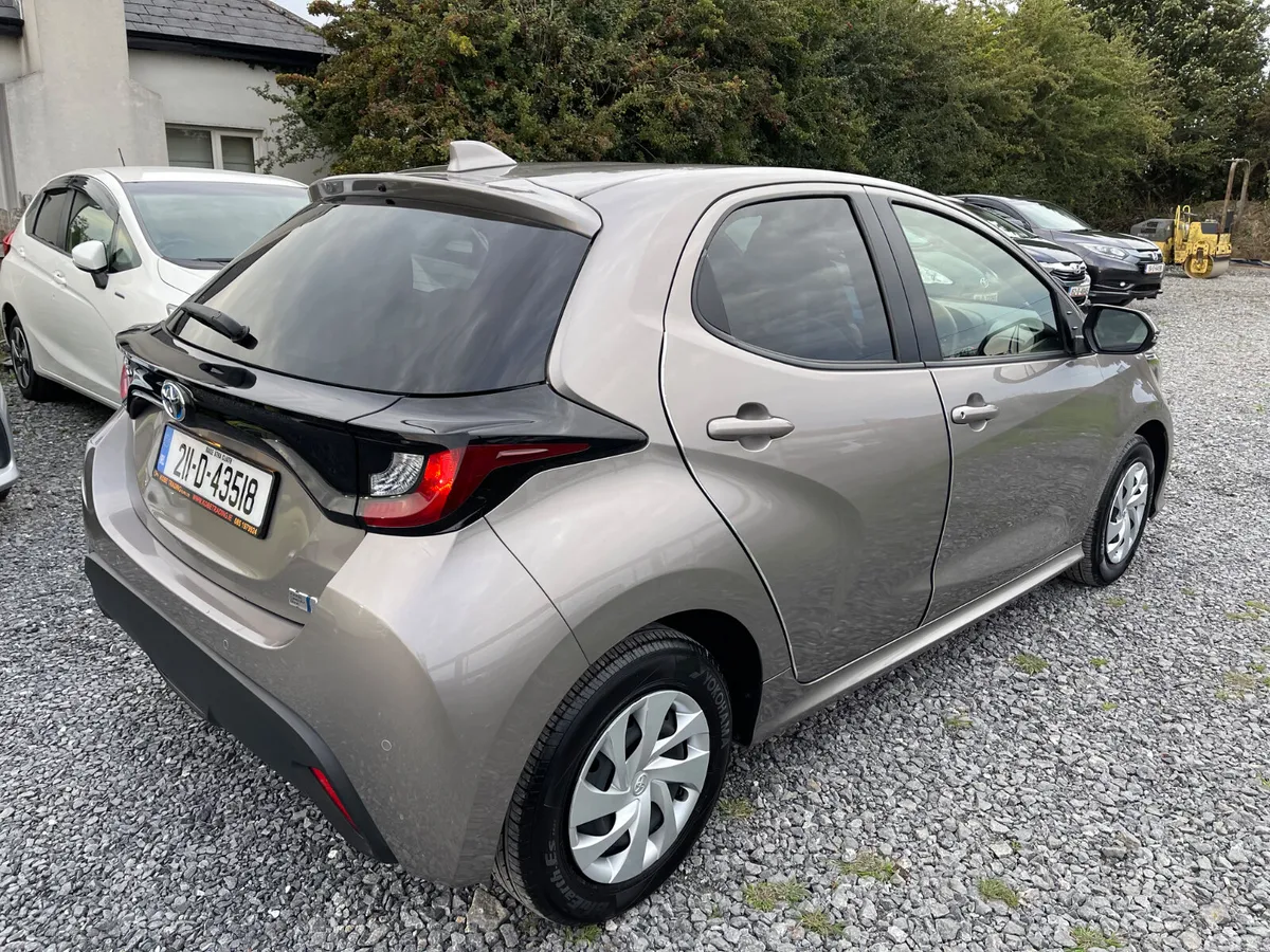 Toyota Yaris Hatchback, Petrol Hybrid, 2021, Brown