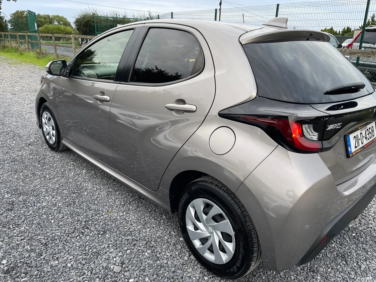 Toyota Yaris Hatchback, Petrol Hybrid, 2021, Brown