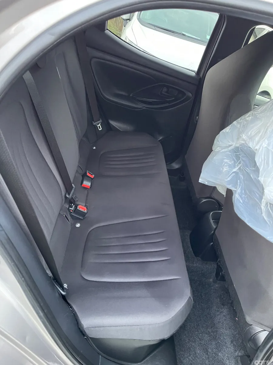 Toyota Yaris Hatchback, Petrol Hybrid, 2021, Brown