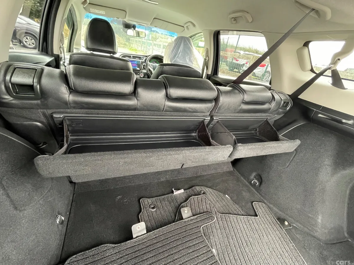 Honda Shuttle MPV, Petrol Hybrid, 2015, Blue