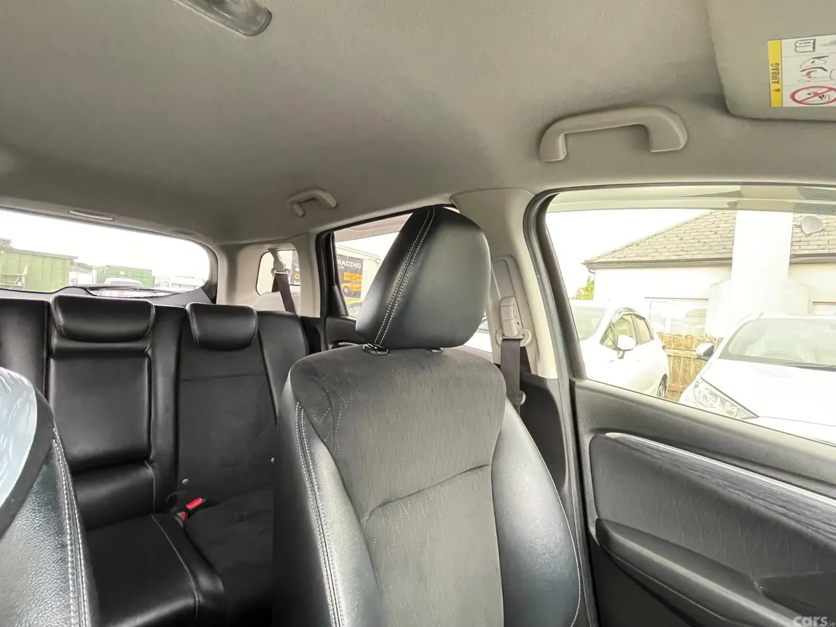 Honda Shuttle MPV, Petrol Hybrid, 2015, Blue