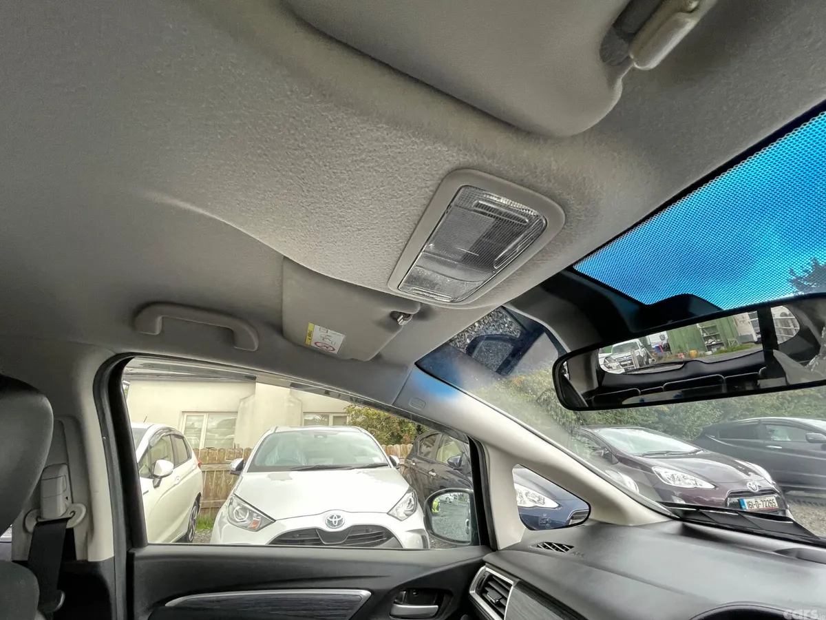 Honda Shuttle MPV, Petrol Hybrid, 2015, Blue