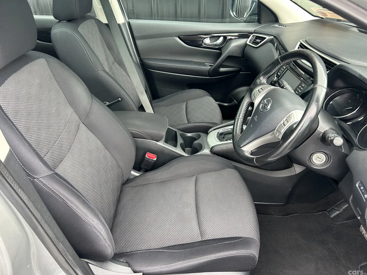Nissan Qashqai Hatchback, Diesel, 2016, Silver