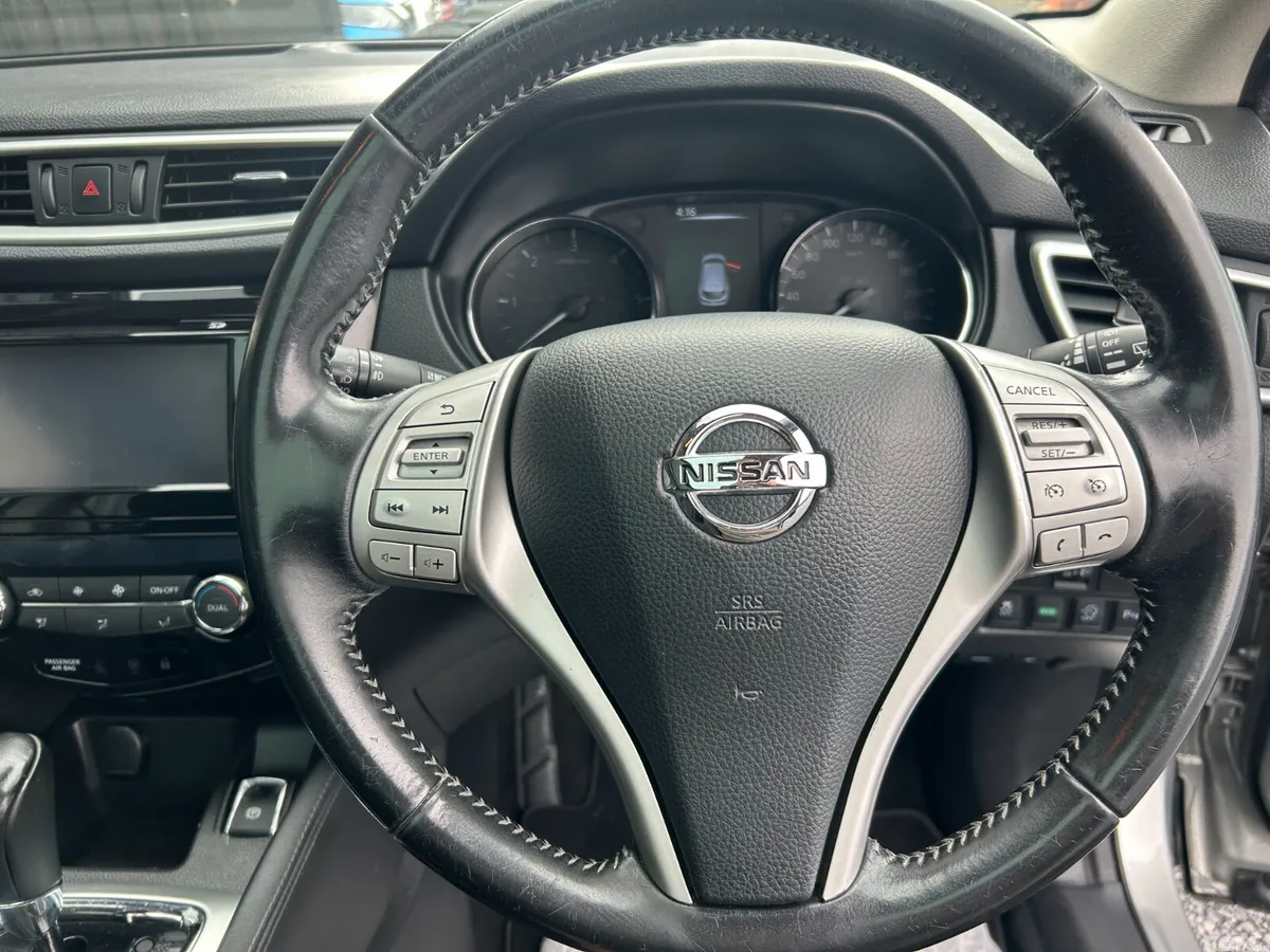 Nissan Qashqai Hatchback, Diesel, 2016, Silver