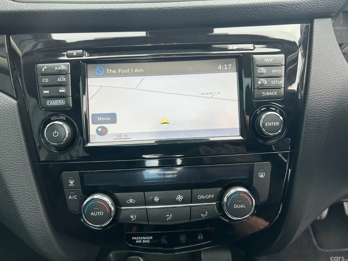 Nissan Qashqai Hatchback, Diesel, 2016, Silver