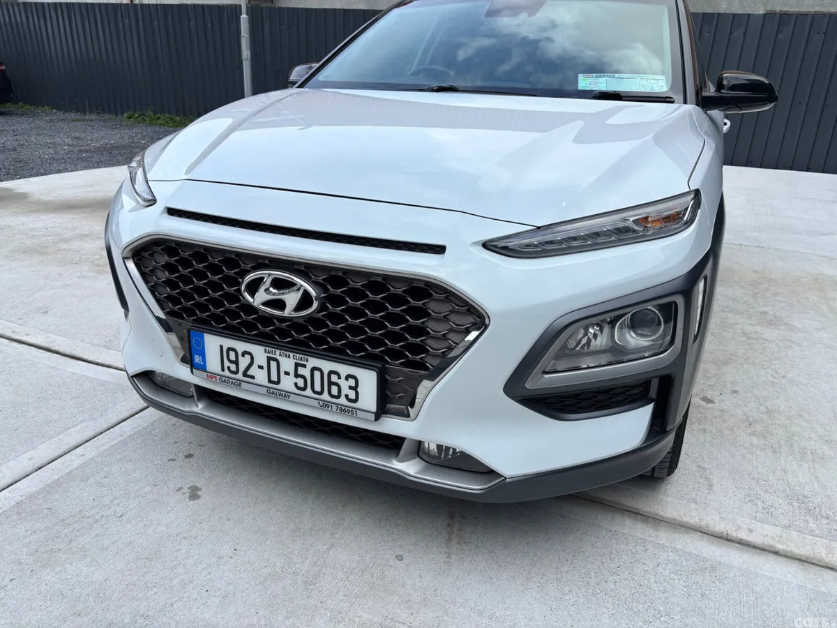 Hyundai KONA MPV, Petrol, 2019, White
