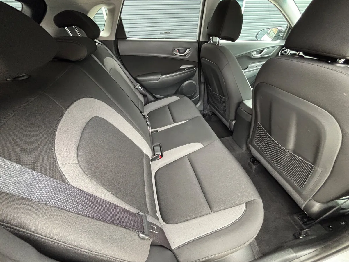 Hyundai KONA MPV, Petrol, 2019, White