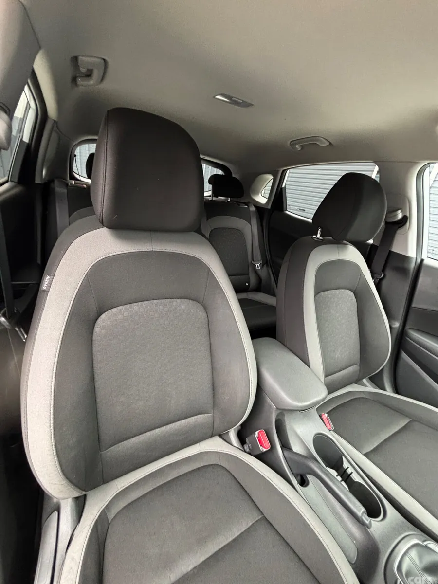 Hyundai KONA MPV, Petrol, 2019, White