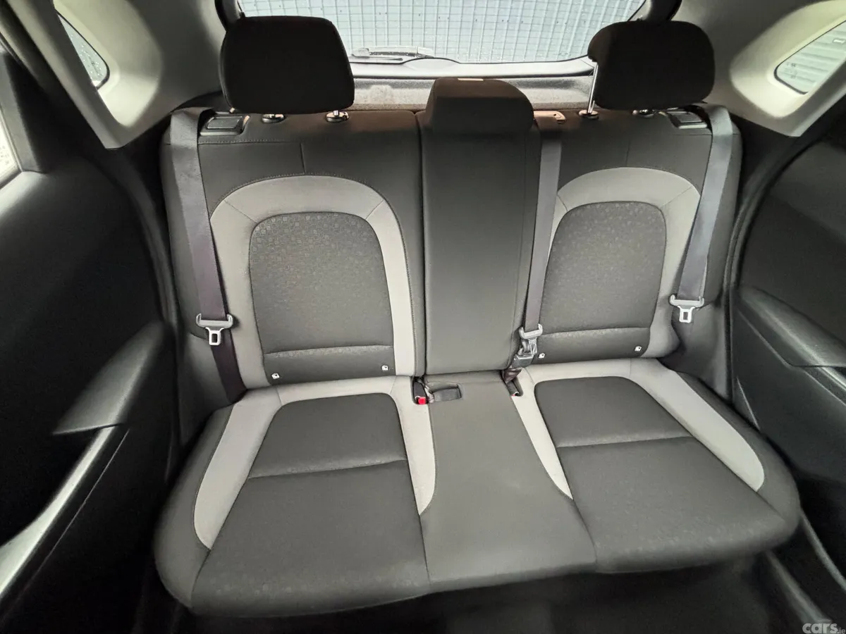 Hyundai KONA MPV, Petrol, 2019, White