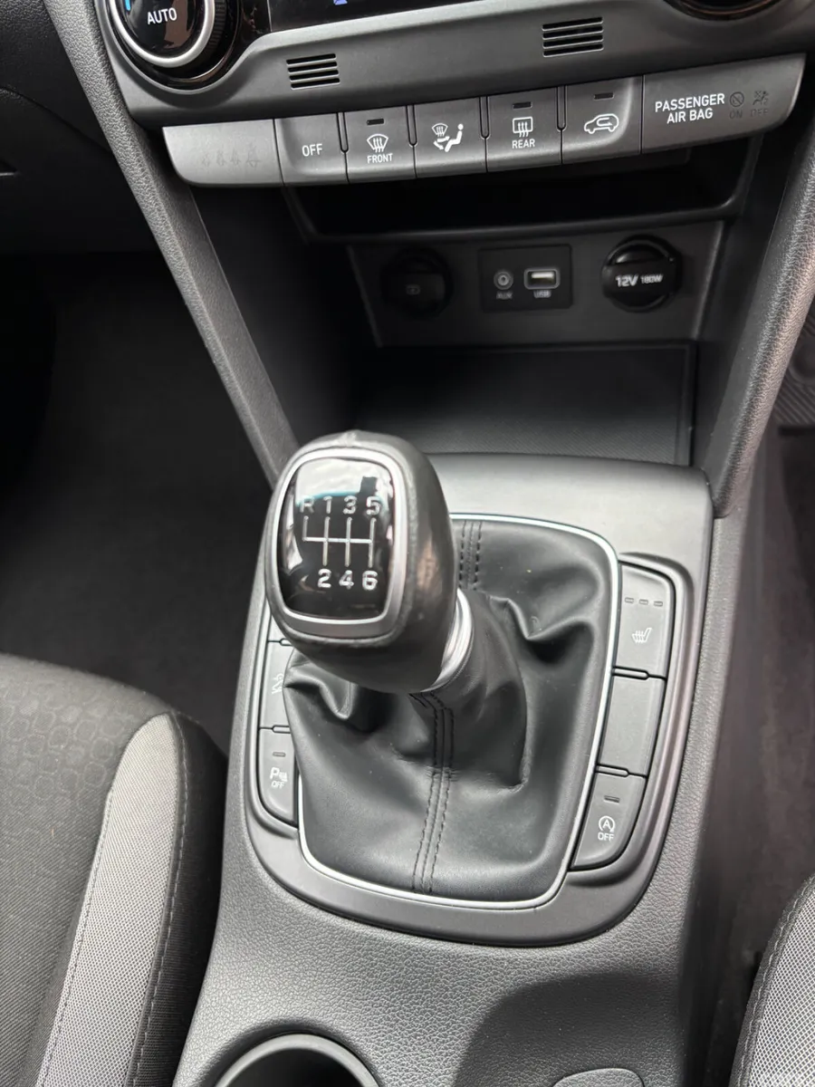 Hyundai KONA MPV, Petrol, 2019, White