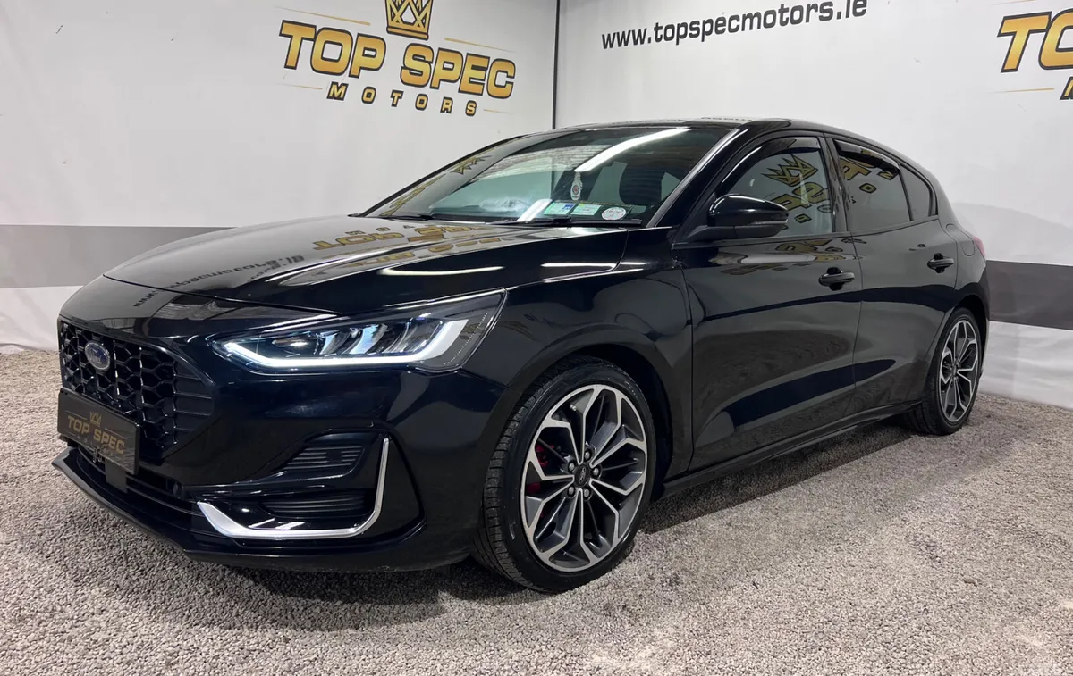Ford Focus Hatchback, Diesel, 2022, Black