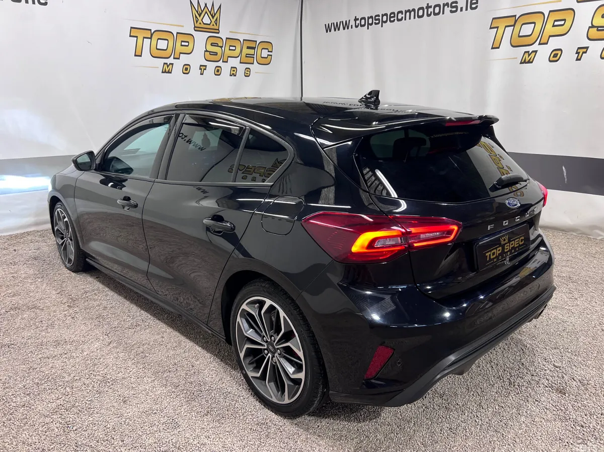 Ford Focus Hatchback, Diesel, 2022, Black