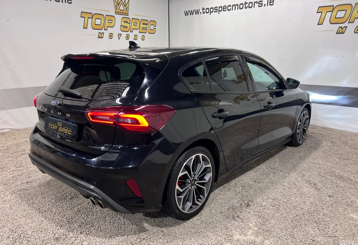 Ford Focus Hatchback, Diesel, 2022, Black