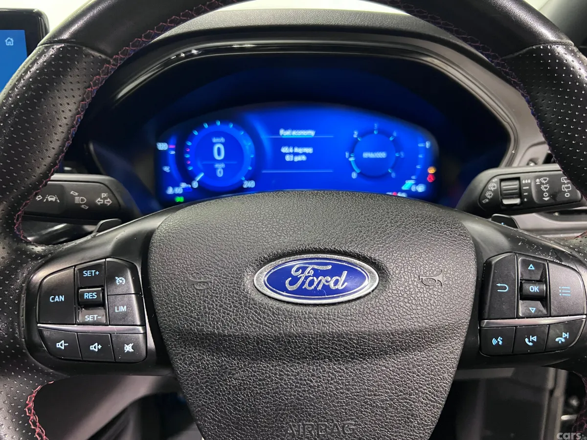 Ford Focus Hatchback, Diesel, 2022, Black