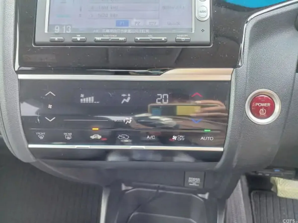 Honda Fit Hatchback, Petrol Hybrid, 2015, Blue