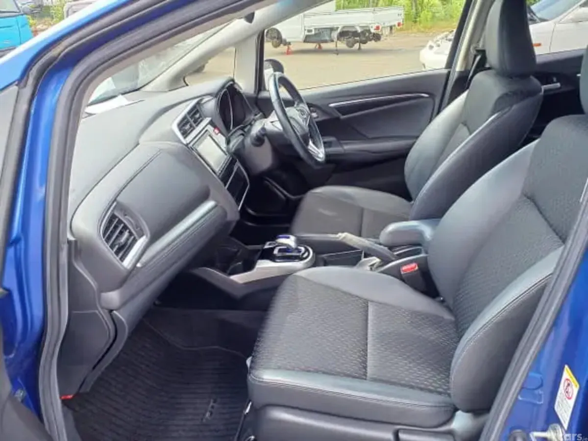 Honda Fit Hatchback, Petrol Hybrid, 2015, Blue