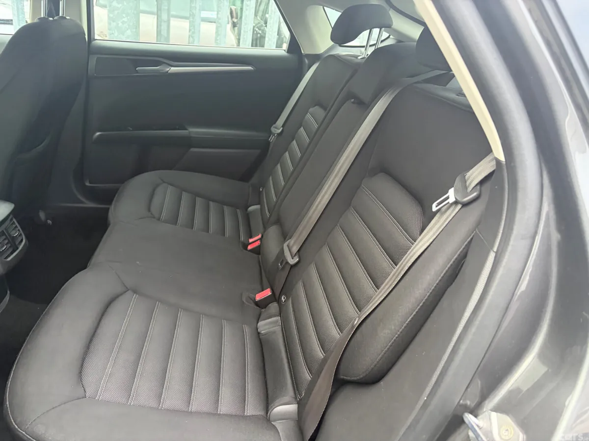 Ford Mondeo Hatchback, Diesel, 2018, Grey