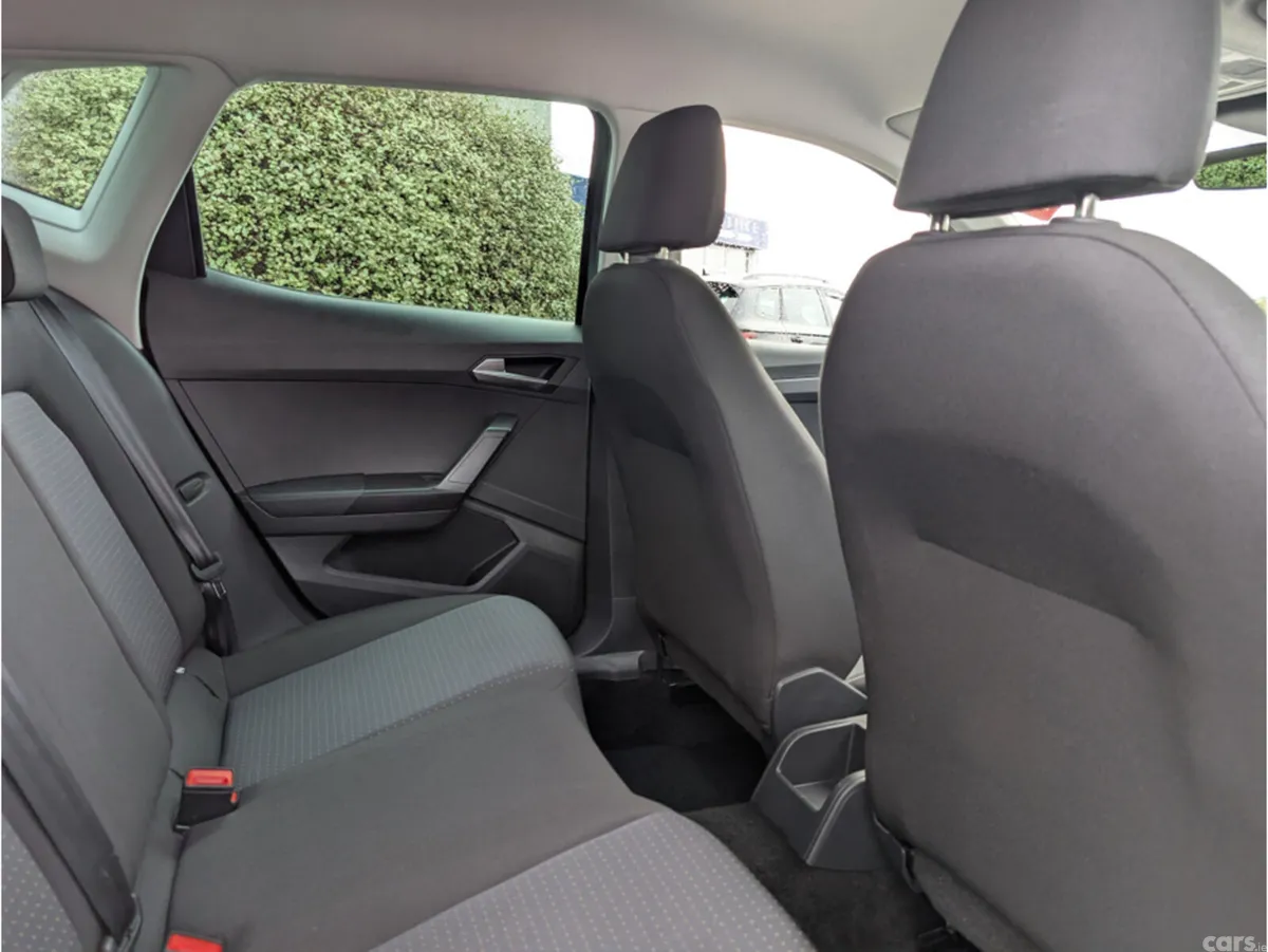 SEAT Arona Hatchback, Petrol, 2024, Grey