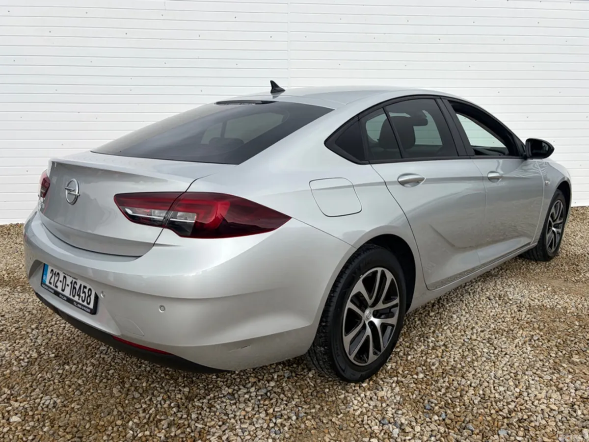 Opel Insignia Hatchback, Diesel, 2021, Grey