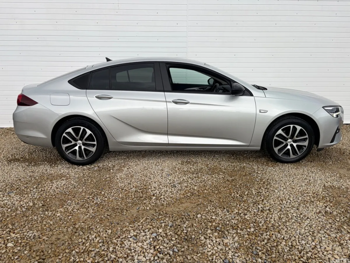 Opel Insignia Hatchback, Diesel, 2021, Grey
